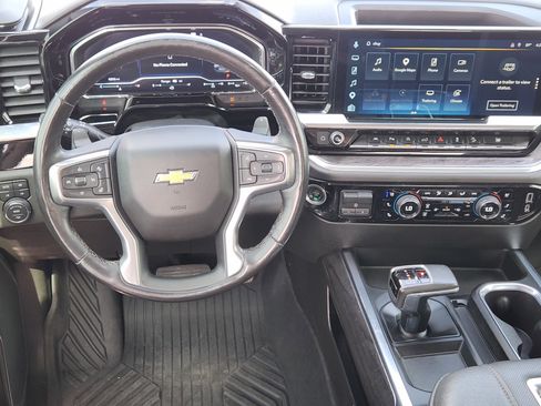 Used 2022 Chevrolet Silverado 1500 LTZ AWD/4WD image 28