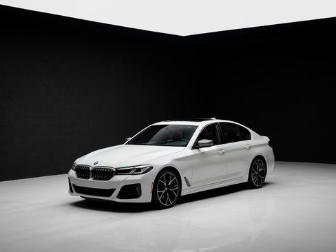 Used 2023 BMW M550i xDrive AWD/4WD image 4