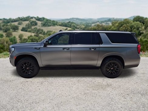 Used 2023 GMC Yukon XL AT4 w/ AT4 Premium Package AWD/4WD image 5