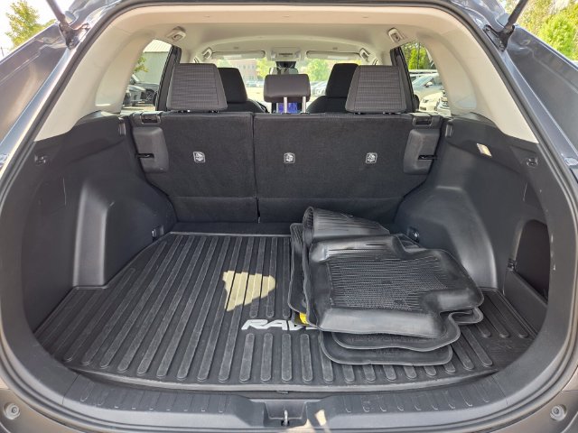 Used 2024 Toyota RAV4 LE FWD image 16