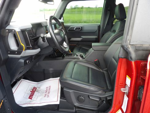 Used 2022 Ford Bronco Badlands image 15