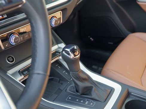 Certified 2025 Audi Q3 2.0T Premium Plus w/ Premium Plus Package image 27