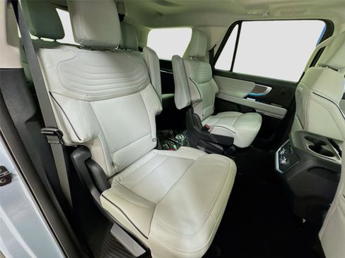 New 2025 Ford Expedition Platinum w/ Platinum Ultimate Package image 30