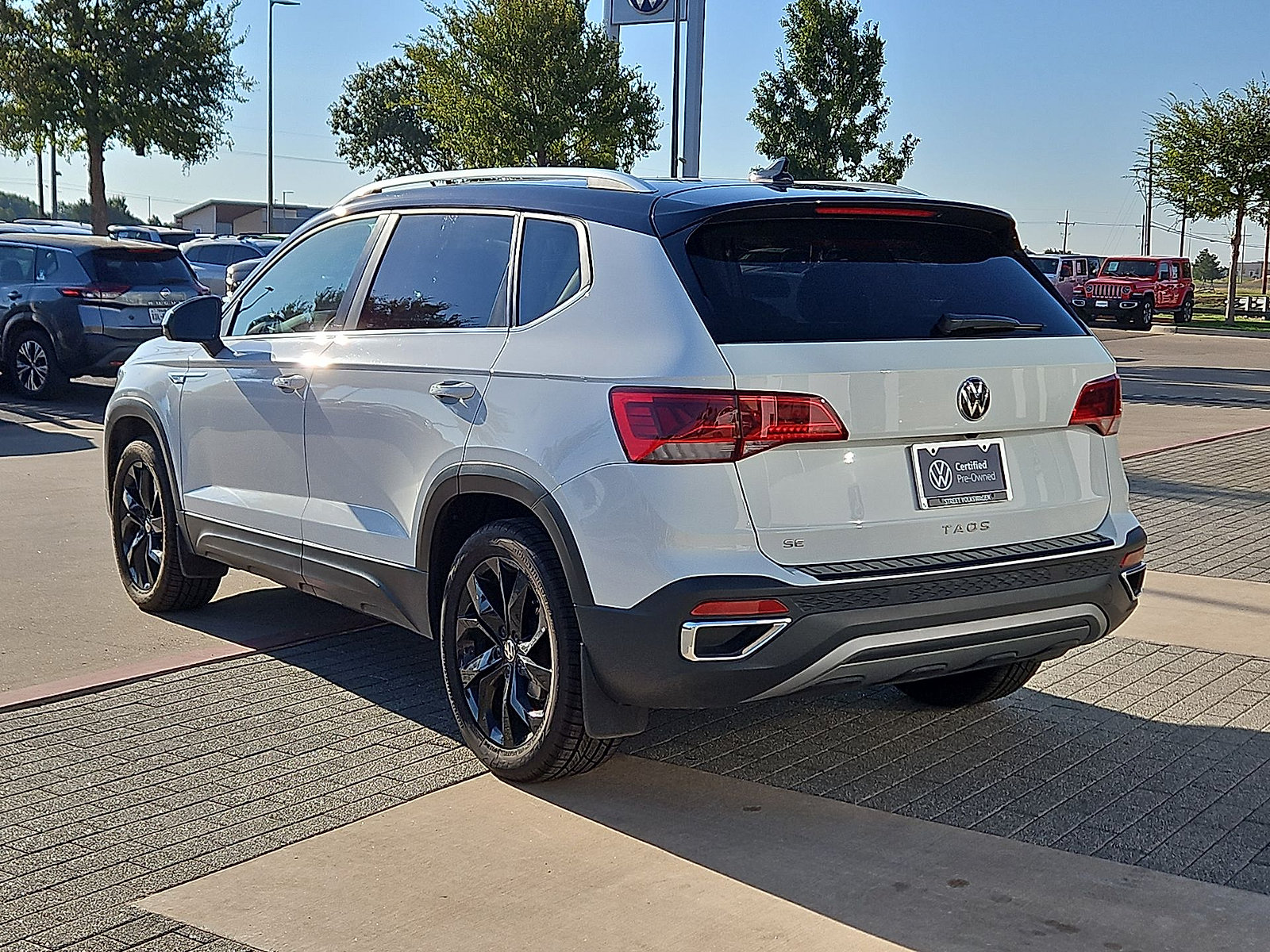 Certified 2024 Volkswagen Taos SE w/ Panoramic Sunroof Package FWD image 6