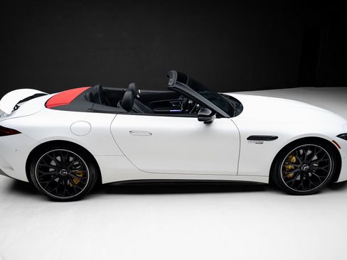 Used 2022 Mercedes-Benz SL 55 AMG 4MATIC image 40