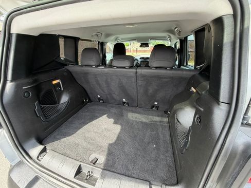 Used 2017 Jeep Renegade Latitude AWD/4WD image 11
