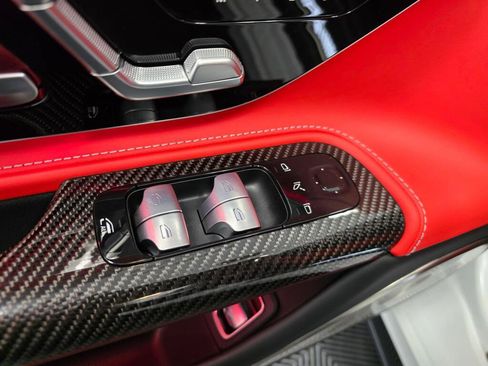 Used 2022 Mercedes-Benz SL 63 AMG 4MATIC image 32