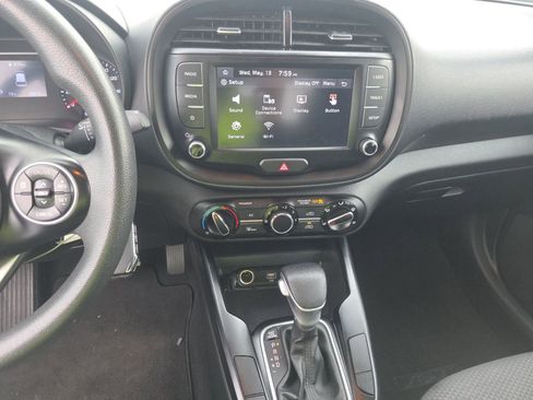 Used 2022 Kia Soul LX FWD image 15