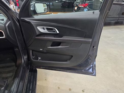Used 2015 Chevrolet Equinox LT w/ Chrome Appearance Package FWD image 28