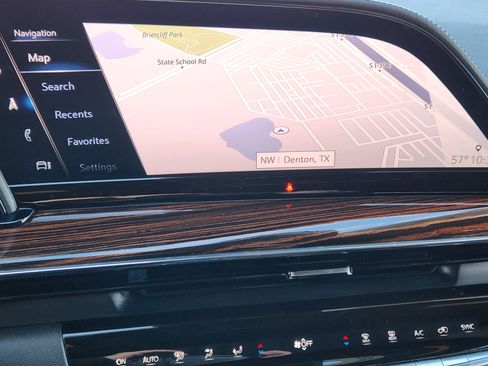 Certified 2021 Cadillac Escalade Luxury image 17