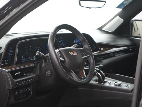 Used 2024 Cadillac Escalade ESV Sport Platinum w/ LPO, ONYX Package image 28