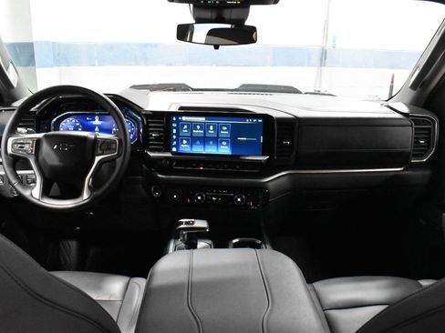 Used 2025 Chevrolet Silverado 1500 LT Trail Boss w/ Convenience Package II image 6