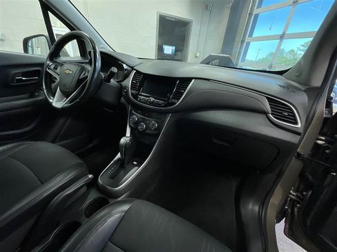 Used 2022 Chevrolet Trax LT w/ Driver Confidence Package AWD/4WD image 30