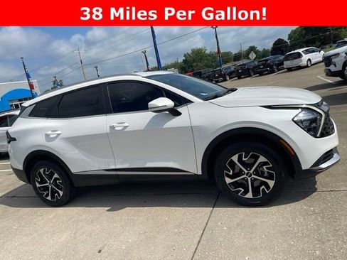 Used 2023 Kia Sportage EX AWD/4WD image 1