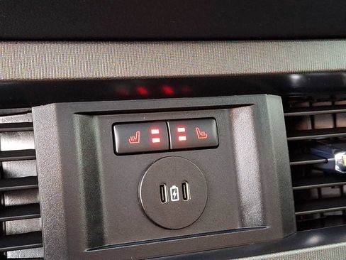 Certified 2023 Ford F250 Platinum w/ Tremor Off-Road Package image 11