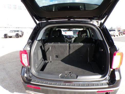 Used 2022 Ford Explorer Limited image 9