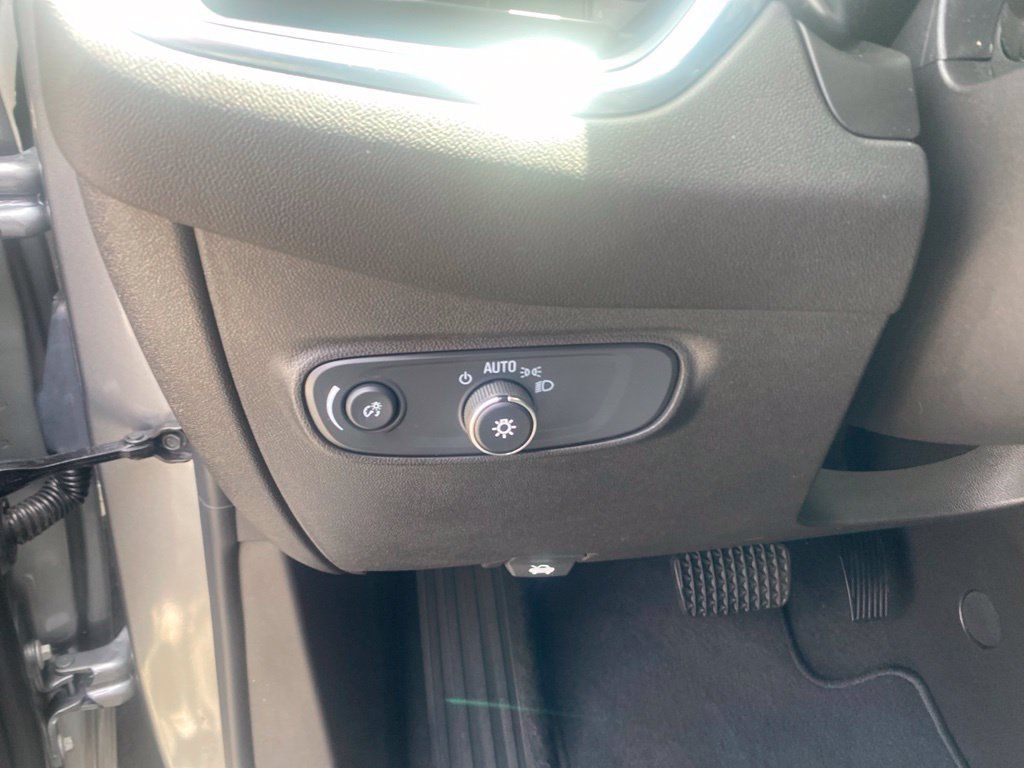 Used 2024 Chevrolet Equinox LT FWD image 18