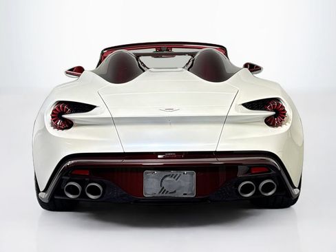 Used 2018 Aston Martin Vanquish Zagato RWD image 4