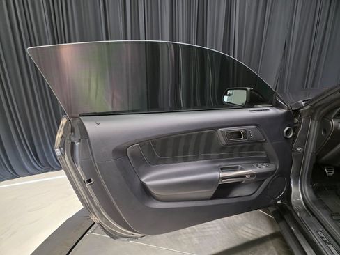 Used 2016 Ford Mustang Shelby GT350 w/ Technology Package RWD image 19