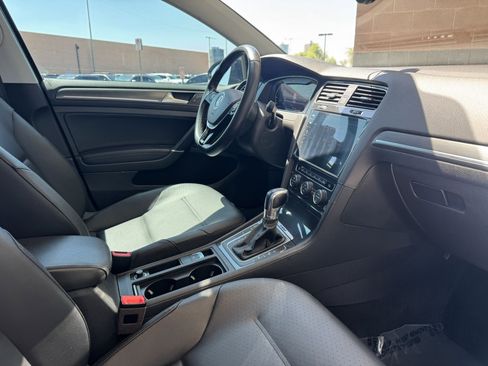 Used 2019 Volkswagen e-Golf SEL Premium image 40