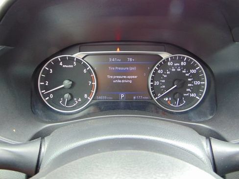 Used 2024 Nissan Altima 2.5 SR FWD image 16