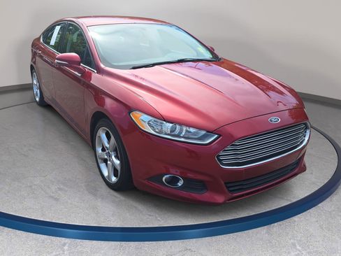 Used 2014 Ford Fusion SE image 3