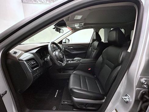 Certified 2023 Nissan Rogue SV w/ SV Premium B Package AWD/4WD image 10