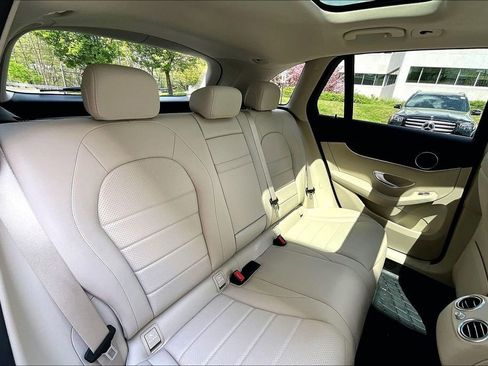 Certified 2022 Mercedes-Benz GLC 300 4MATIC image 29