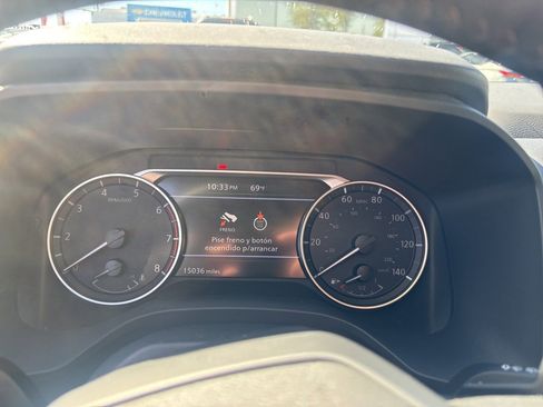 Used 2025 Nissan Rogue SV image 3