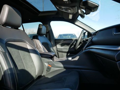 Certified 2024 Jeep Grand Cherokee Altitude image 24