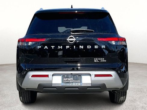 Used 2025 Nissan Pathfinder SL image 6