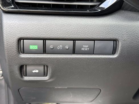 Certified 2023 Nissan Sentra SV w/ All-Weather Package FWD image 17