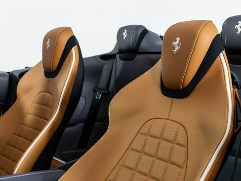 Certified 2025 Ferrari Roma Spider RWD image 44