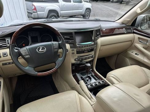 Used 2010 Lexus LX 570 4WD image 15