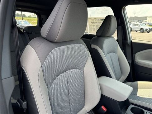 Used 2025 Subaru Forester Premium w/ Convenience Package #2 image 24