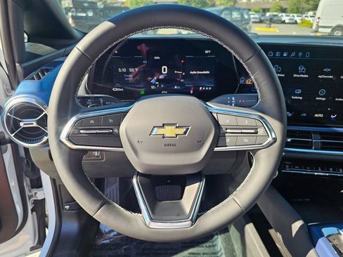 New 2026 Chevrolet Equinox EV LT AWD/4WD image 24
