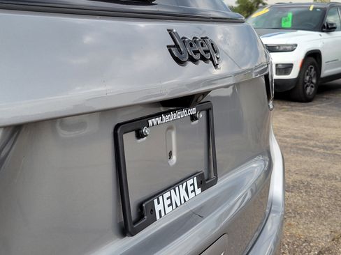 Used 2022 Jeep Compass Latitude AWD/4WD image 21