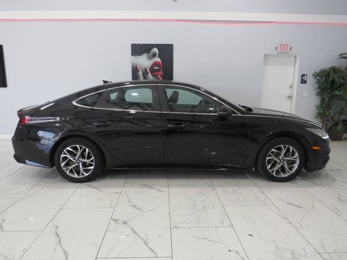 Used 2021 Hyundai Sonata SEL FWD image 2