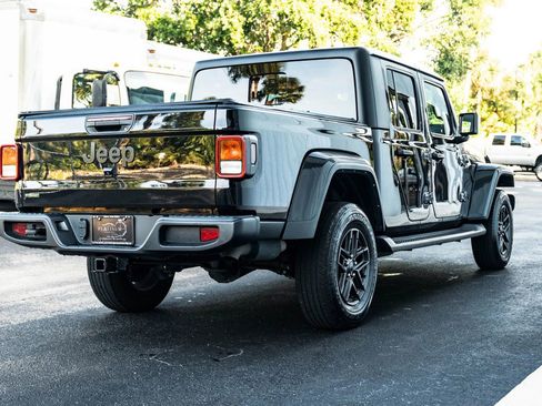 Used 2023 Jeep Gladiator Sport AWD/4WD image 37