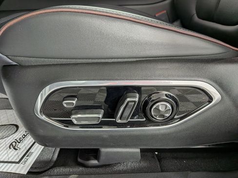 Used 2024 Jeep Wagoneer Launch Edition image 18