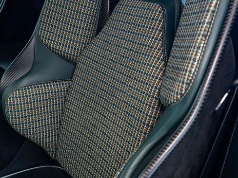 Used 2024 Aston Martin Valour RWD image 40