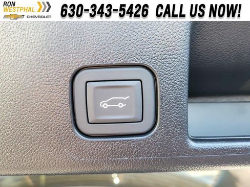 New 2026 Chevrolet Equinox EV RS image 17