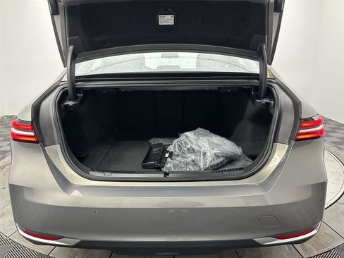 Used 2024 BMW i5 eDrive40i w/ Premium Package image 21