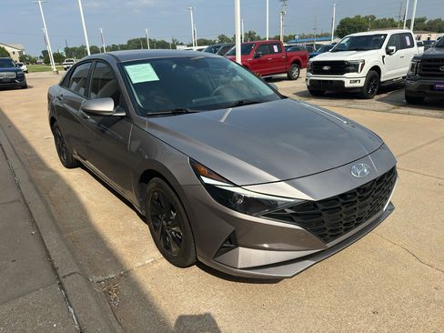 Used 2023 Hyundai Elantra Blue FWD image 7