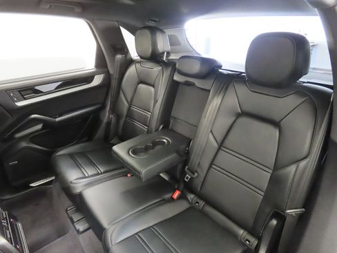 Certified 2026 Porsche Cayenne S AWD/4WD image 43