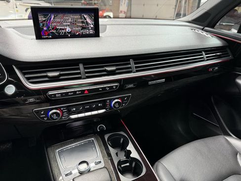 Used 2017 Audi Q7 3.0T Prestige w/ Prestige Package AWD/4WD image 18
