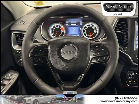Used 2022 Jeep Cherokee Trailhawk w/ Premium Leather Package AWD/4WD image 16