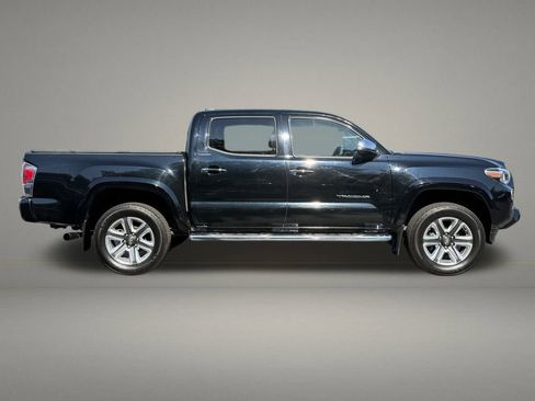 Used 2018 Toyota Tacoma Limited image 6
