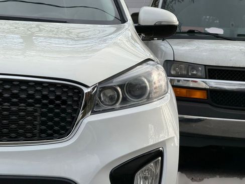 Used 2016 Kia Sorento SX image 11