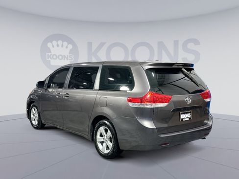 Used 2013 Toyota Sienna L w/ Towing Pkg image 4